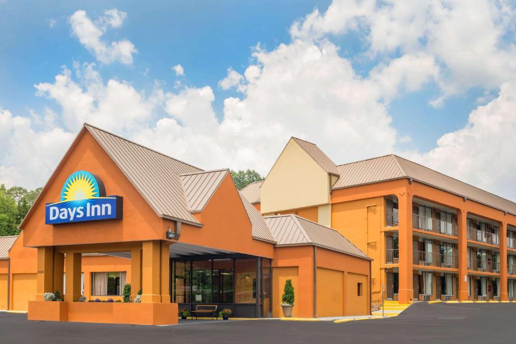 Days Inn by Wyndham Knoxville East Main image 1